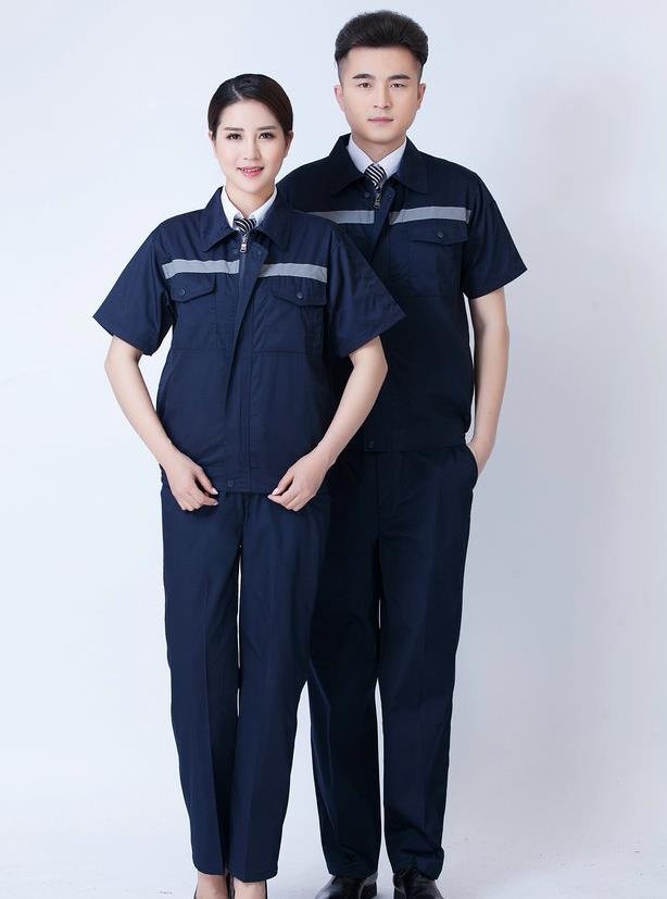 企業(yè)工裝定做選擇淺色系還是選擇深色系